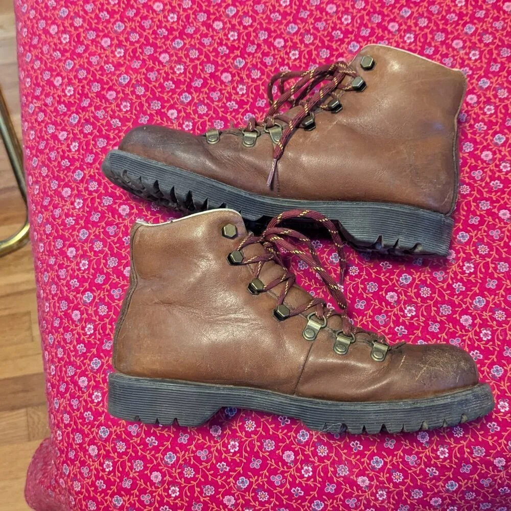 Vintage Dr. Martens 90s Y2K Holt Hiking Work Boots Air Wair Lace Up Chunky Ankle
